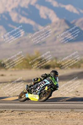 media/Dec-07-2025-CVMA (Sun) [[3e7d2de5dc]]/Race 18-Formula Twins-Formula 40 UL/